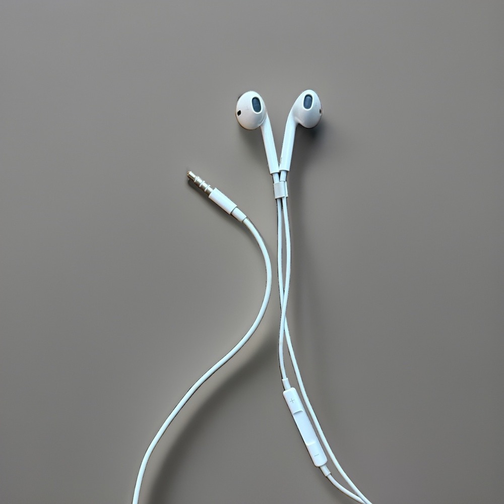 OEM Apple Earbuds Genuine 3.5mm Plug Earphones Wired EarPods iPhone iPod VTG